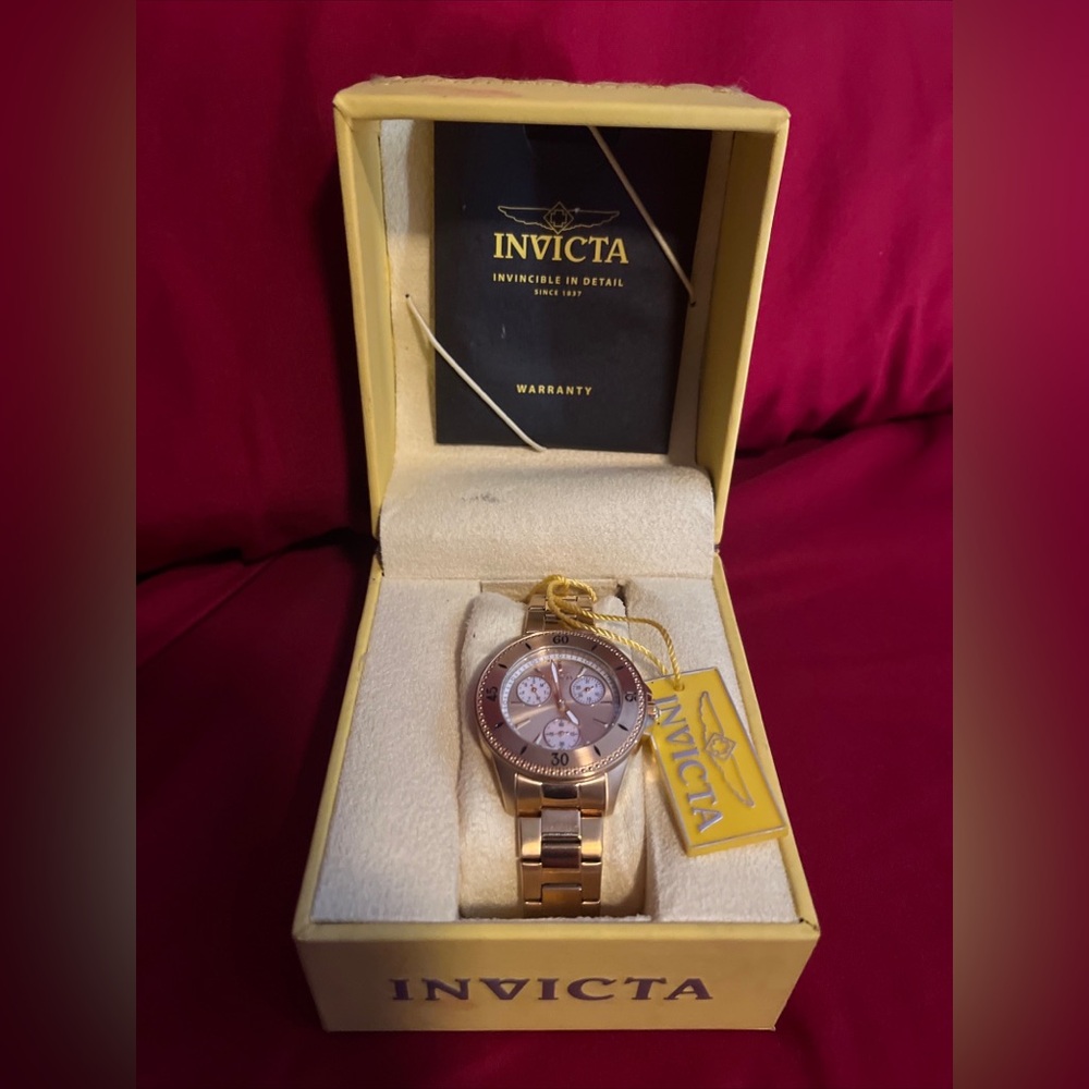 Women’s invicta watch stainless steel gold